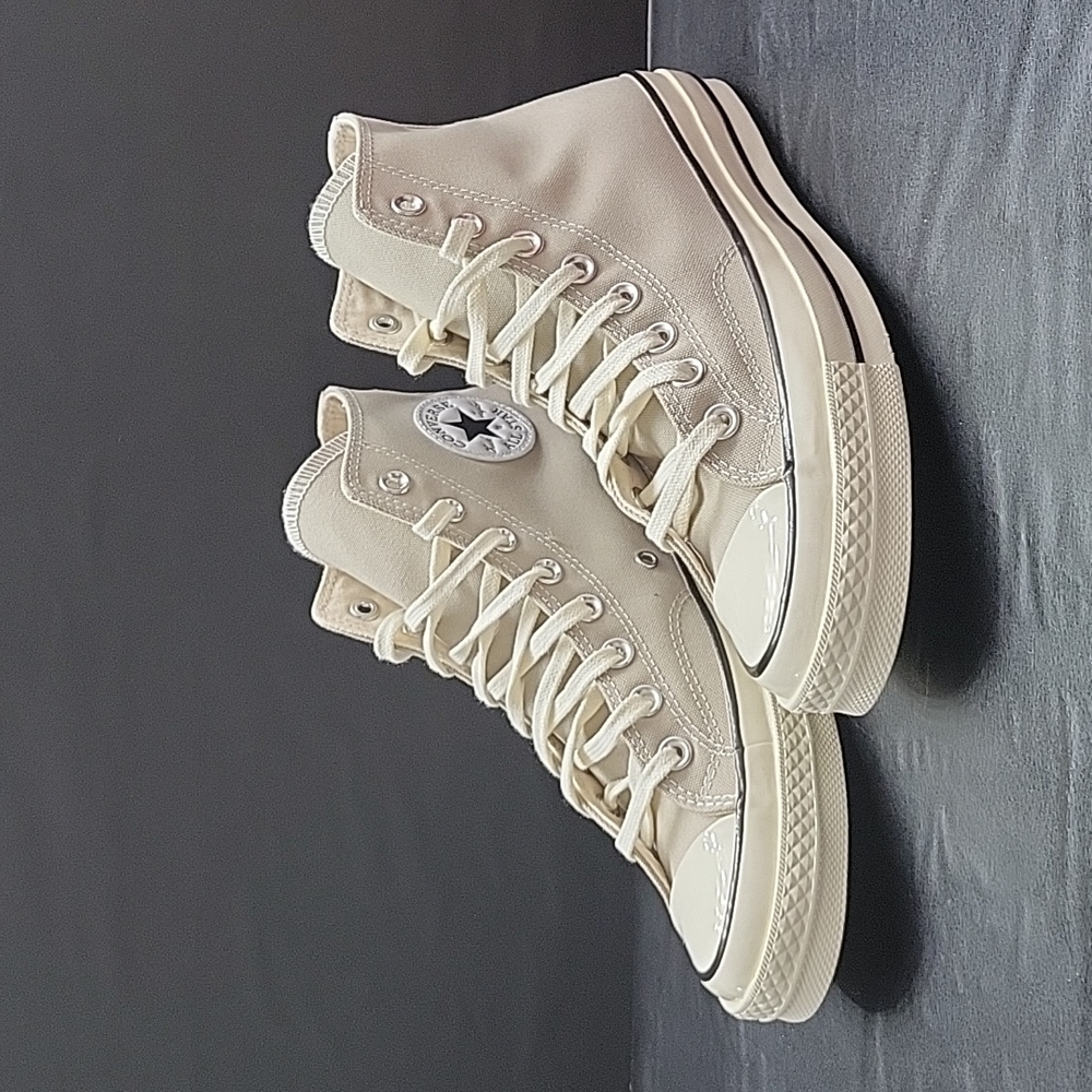 Converse High Top Brand new.